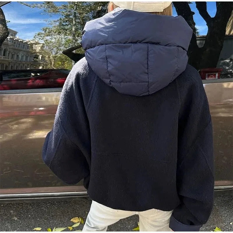 Stylish Wool and Cotton Jacket with Zipper Closure and Pockets 1