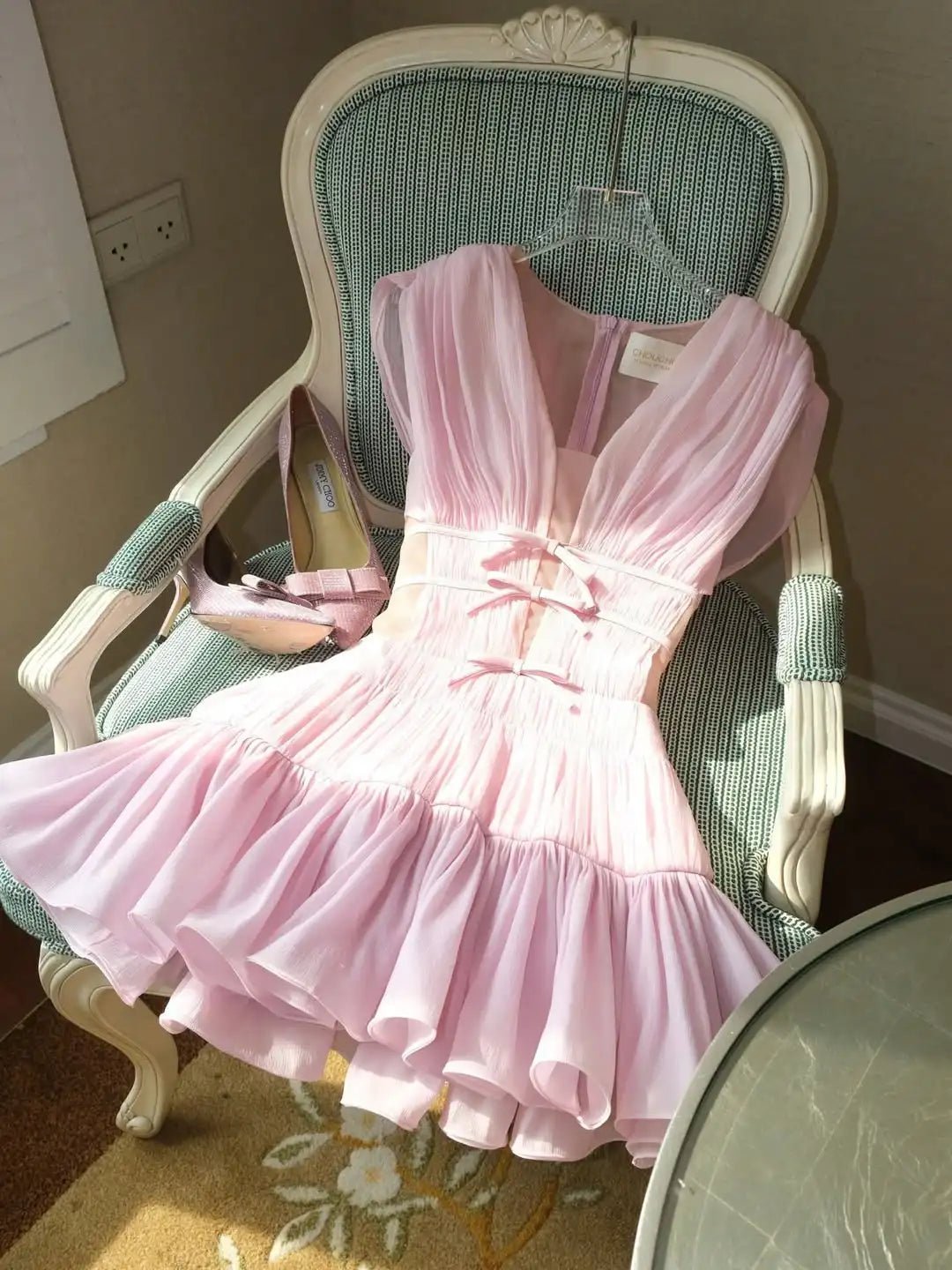 SOERA Bianca Ruffled V-Neck Cocktail Dress - Dresses - XL