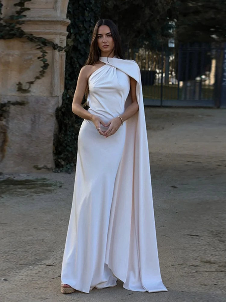 Robe Yanna en satin dos nu à col halter