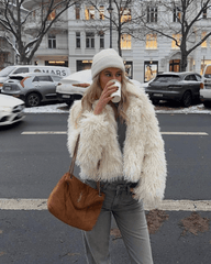 Veste courte en fausse fourrure Gerda