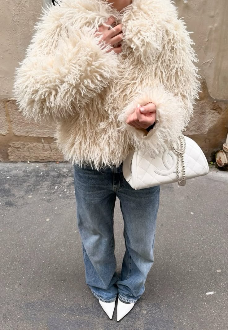 SOERA Liza Fuzzy Faux Fur Coat in Beige