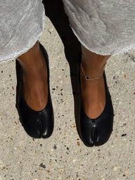 Mules à bout fendu en cuir végan Bianca